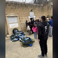 Τρισάγιο στα Φυλακισμένα Μνήματα